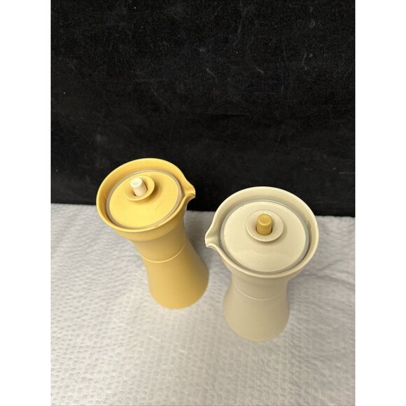 Vintage Tupperware Oil/Vinegar Cruet - Harvest Gold & Almond - Picture 5 of 7